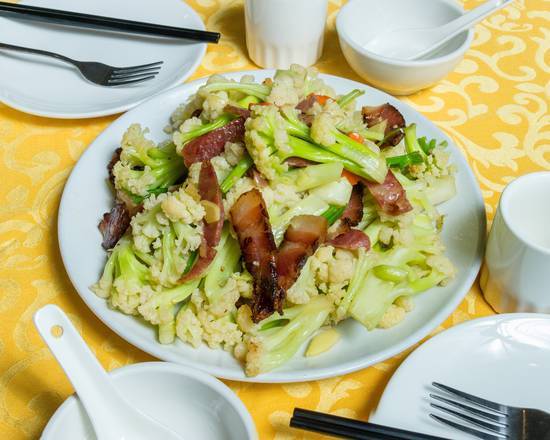 129. Sauteed Chinese Sausage and Cauliflower 臘味椰菜花
